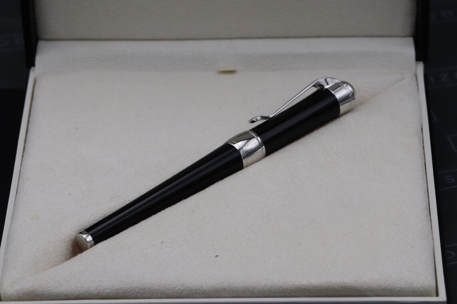 Montblanc Etoile de Montblanc Précieuse Fountain Pen - UNUSED image 9