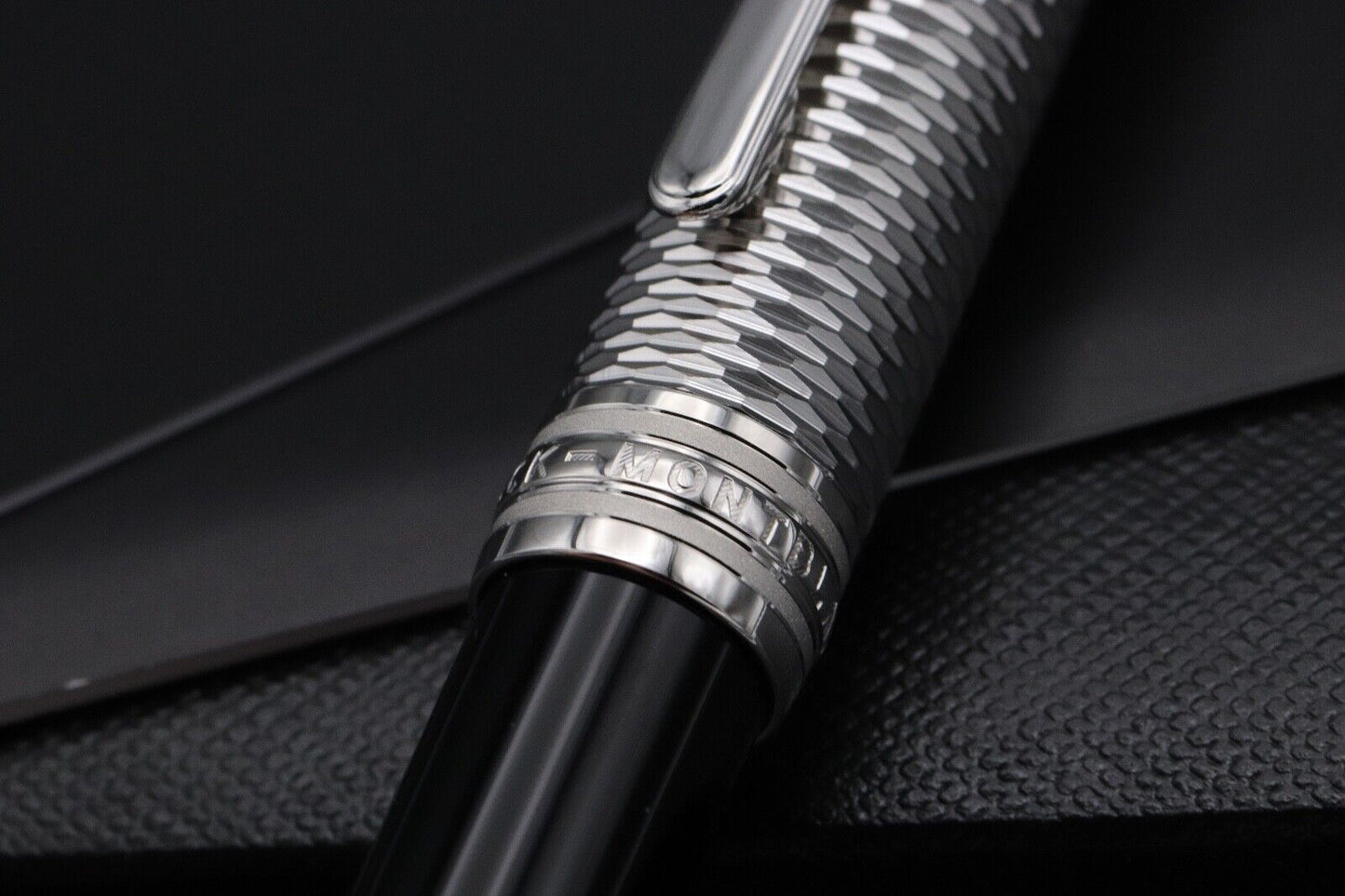 Montblanc Meisterstuck Classsique Geometry Platinum-Coated Fountain Pen - UNUSED image 5