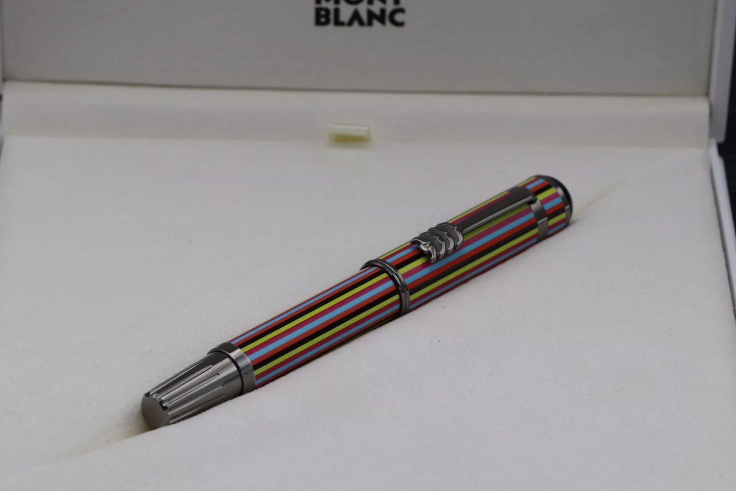Montblanc Great Characters The Beatles Special Edition Fountain Pen image 10