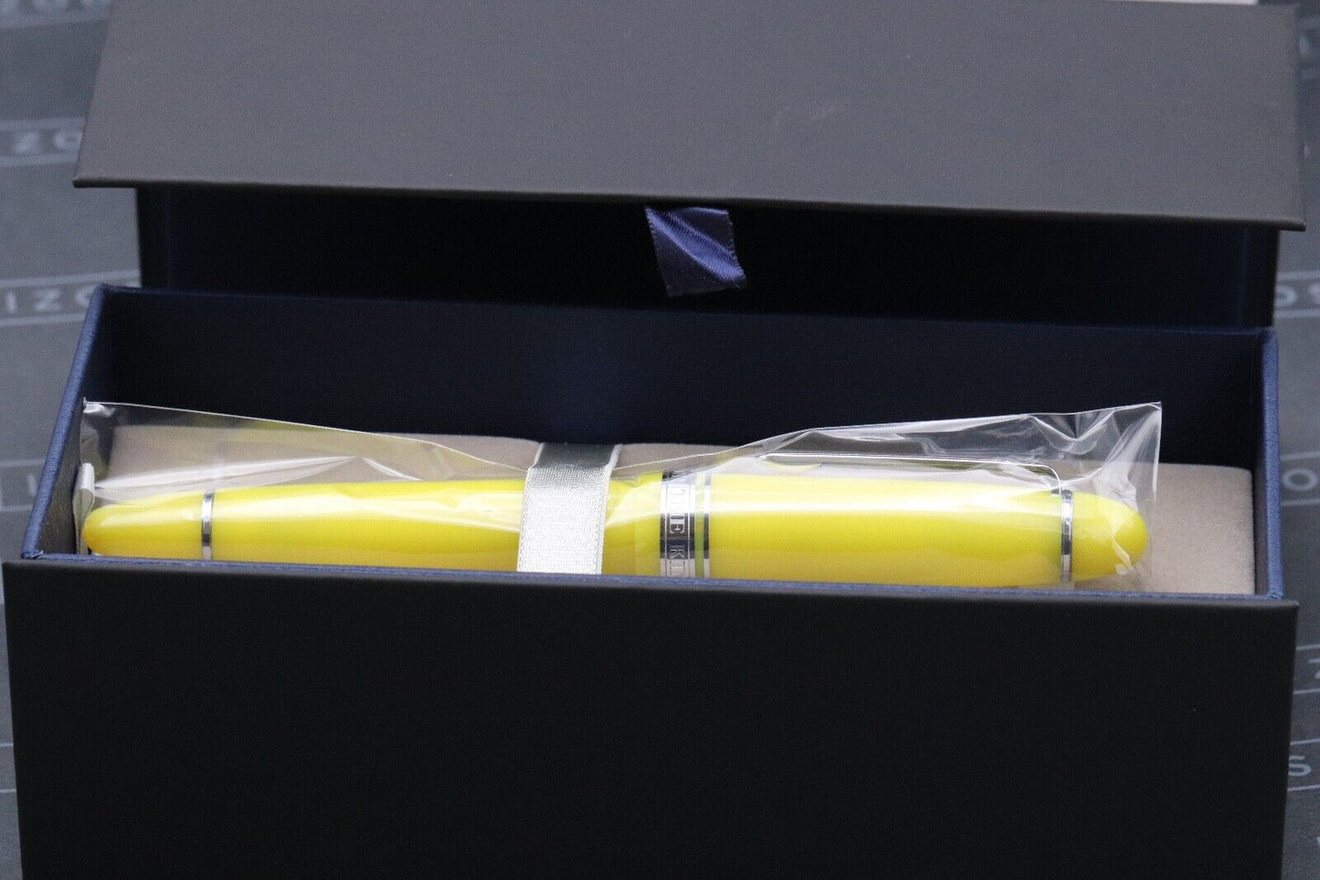 Sailor King of Pen Mandarin Yellow Fountain Pen - INKED ONCE image 4