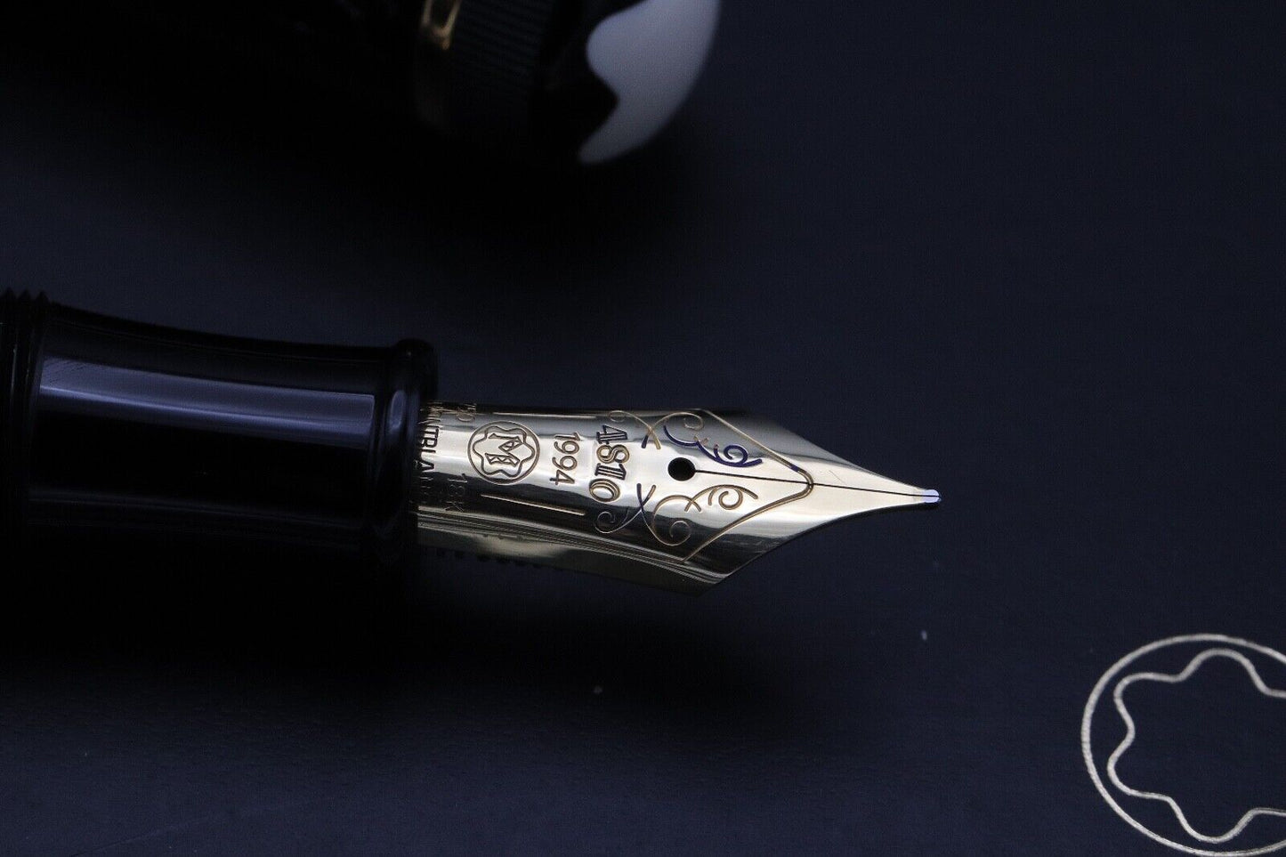 Montblanc Writers Edition Oscar Wilde Fountain Pen image 2