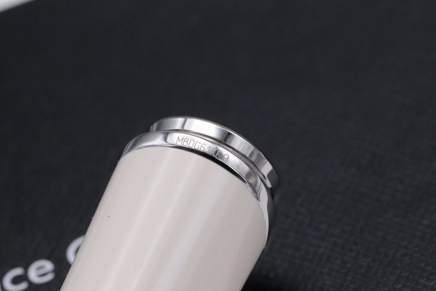 Montblanc Princesse Grace de Monaco Ivory-Resin Rollerball / Fineliner Pen image 5