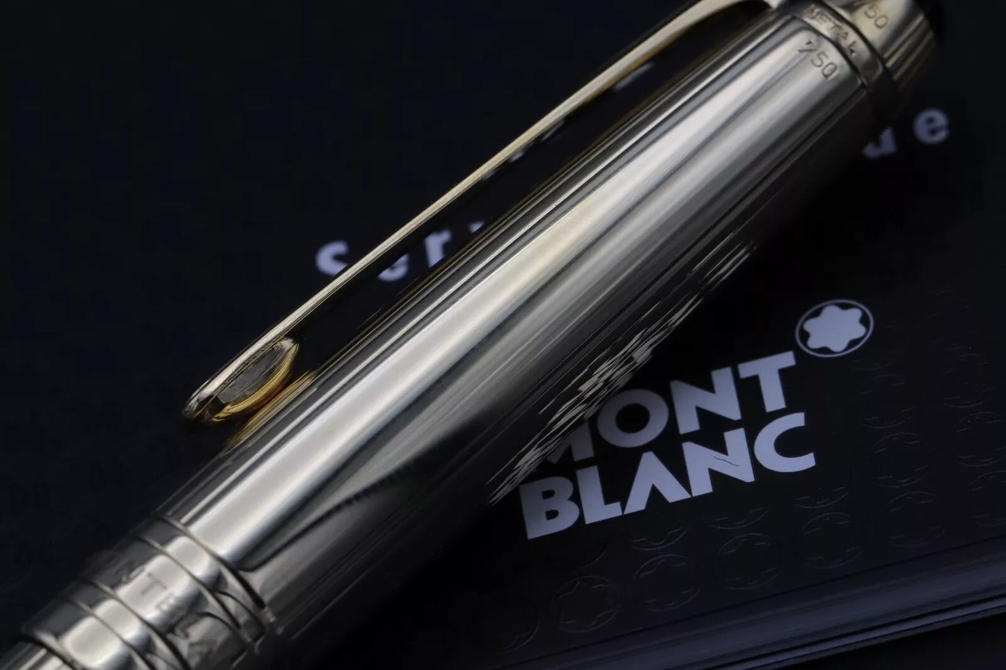 Montblanc Meisterstuck 144 Classique Pinstripe Solid Gold Fountain Pen image 5