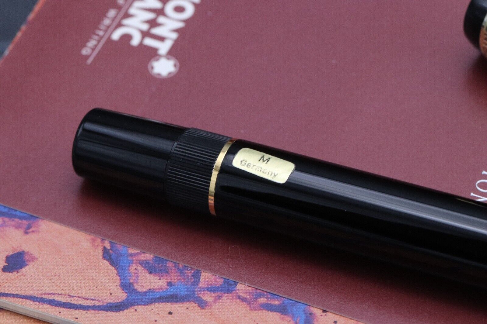 Montblanc Writers Edition Agatha Christie Vermeil Fountain Pen - UNUSED image 3