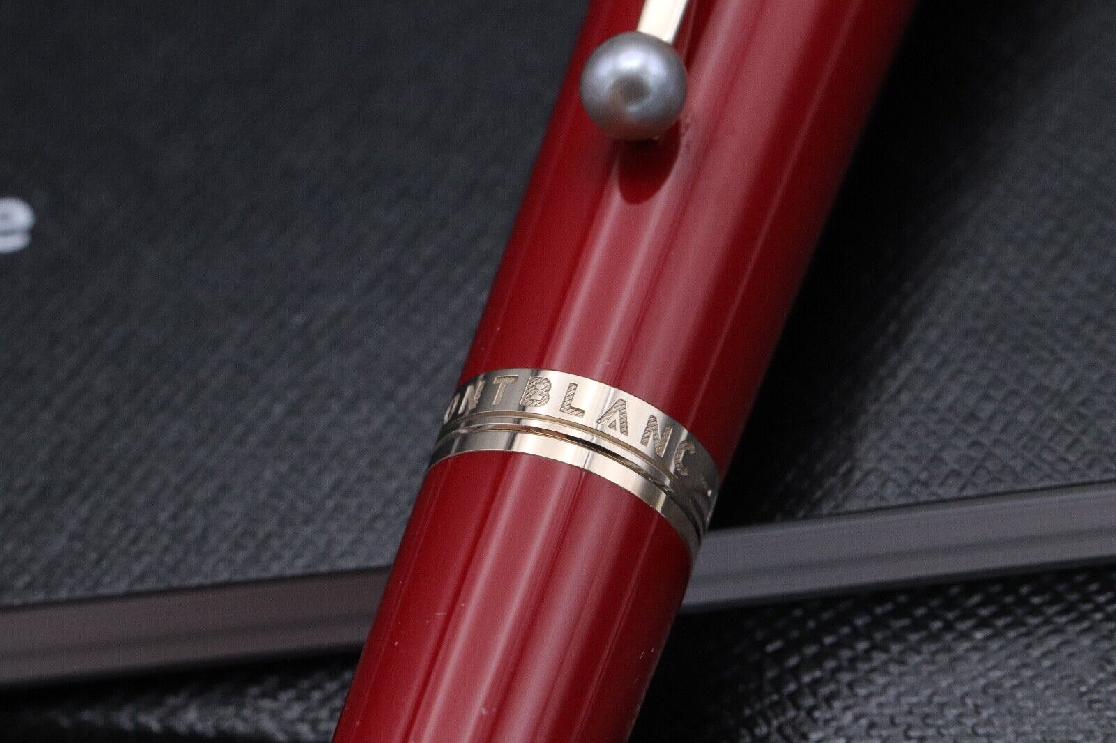 Montblanc Muses Marilyn Monroe Red Special Edition Fountain Pen image 4