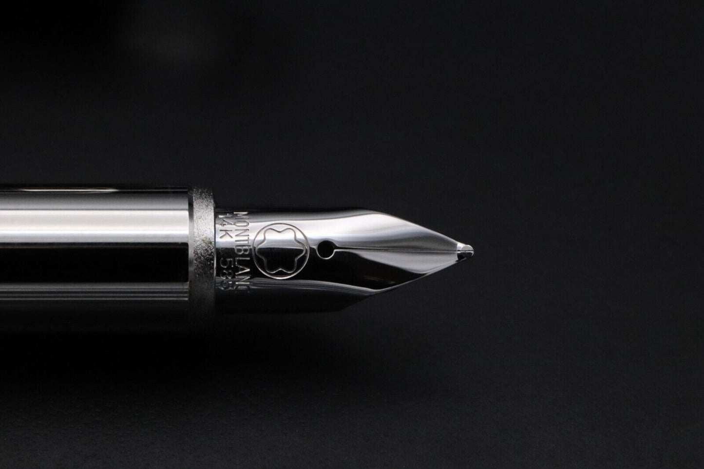 Montblanc Starwalker Rubber Platinum Fountain Pen image 2