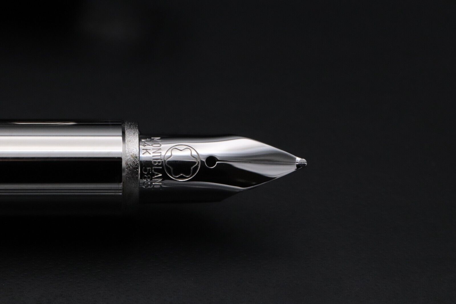 Montblanc Starwalker Rubber Platinum Fountain Pen image 2