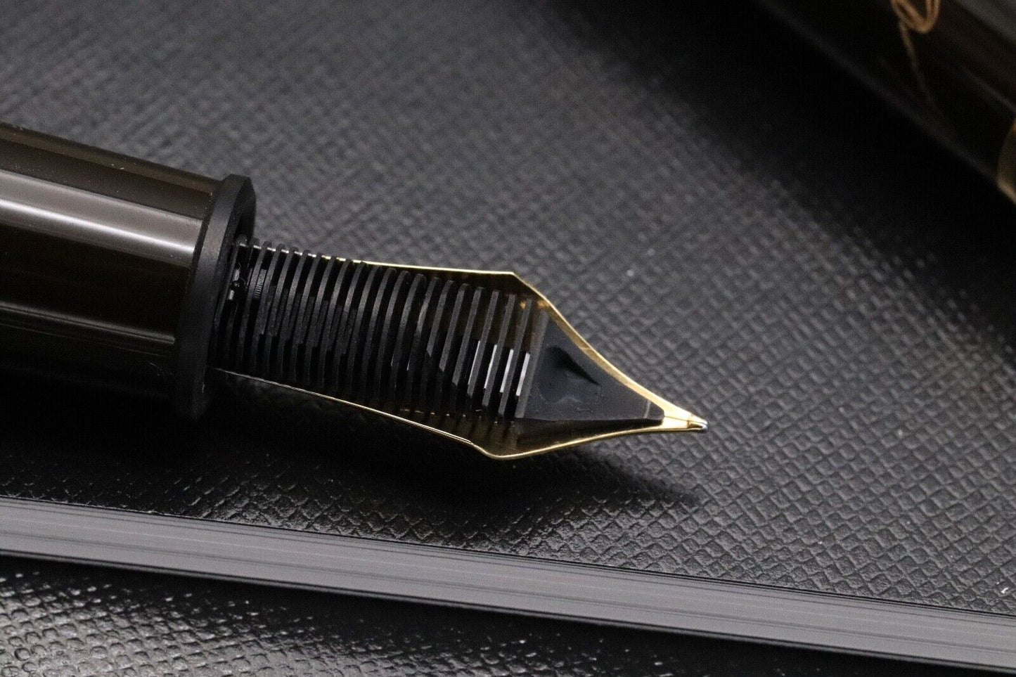 Montblanc Writers Edition Alexandre Dumas (Father) Fountain Pen image 3