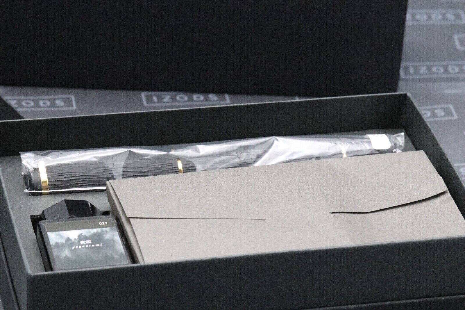 Sailor Ebonite Sculpture 'Night Breeze' Yokaze Fountain Pen - Broad Nib image 5