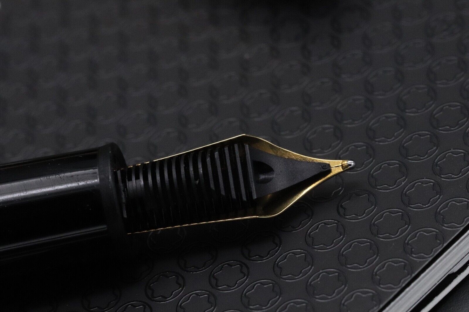 Montblanc Meisterstuck 146 LeGrand Black Gold Solitaire Fountain Pen - UNUSED image 3