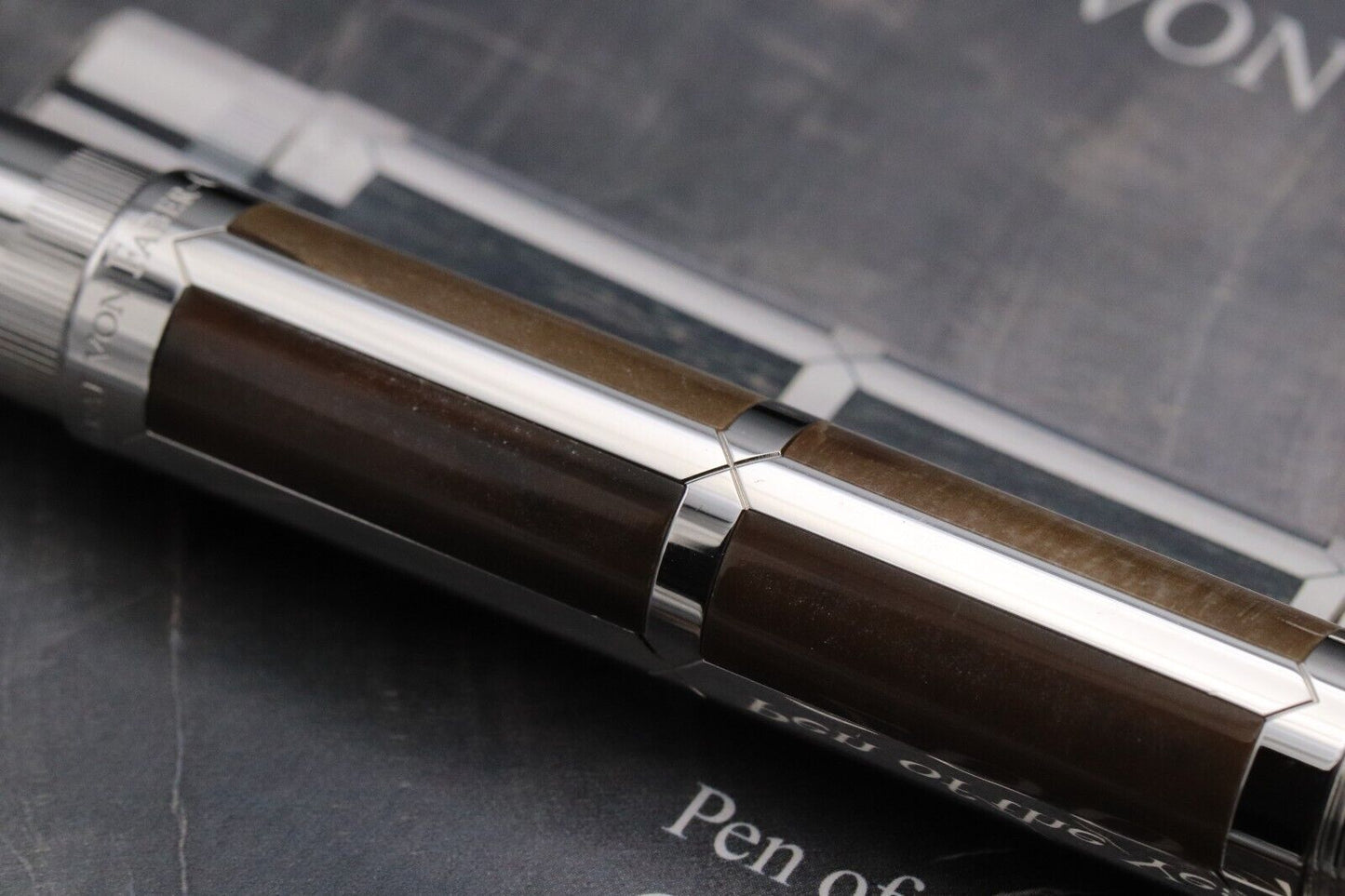 Graf von Faber-Castell Pen of the Year 2007 Petrified Wood Fountain Pen - UNUSED image 3
