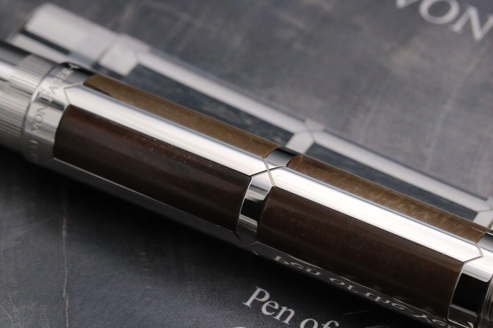 Graf von Faber-Castell Pen of the Year 2007 Petrified Wood Fountain Pen - UNUSED image 3
