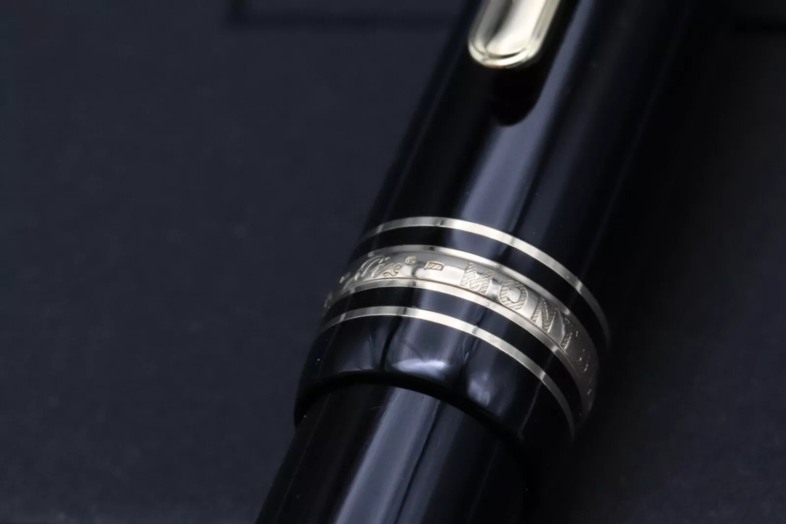 Montblanc Meisterstuck 146 LeGrand Gold Coated Fountain Pen - OM Nib image 3