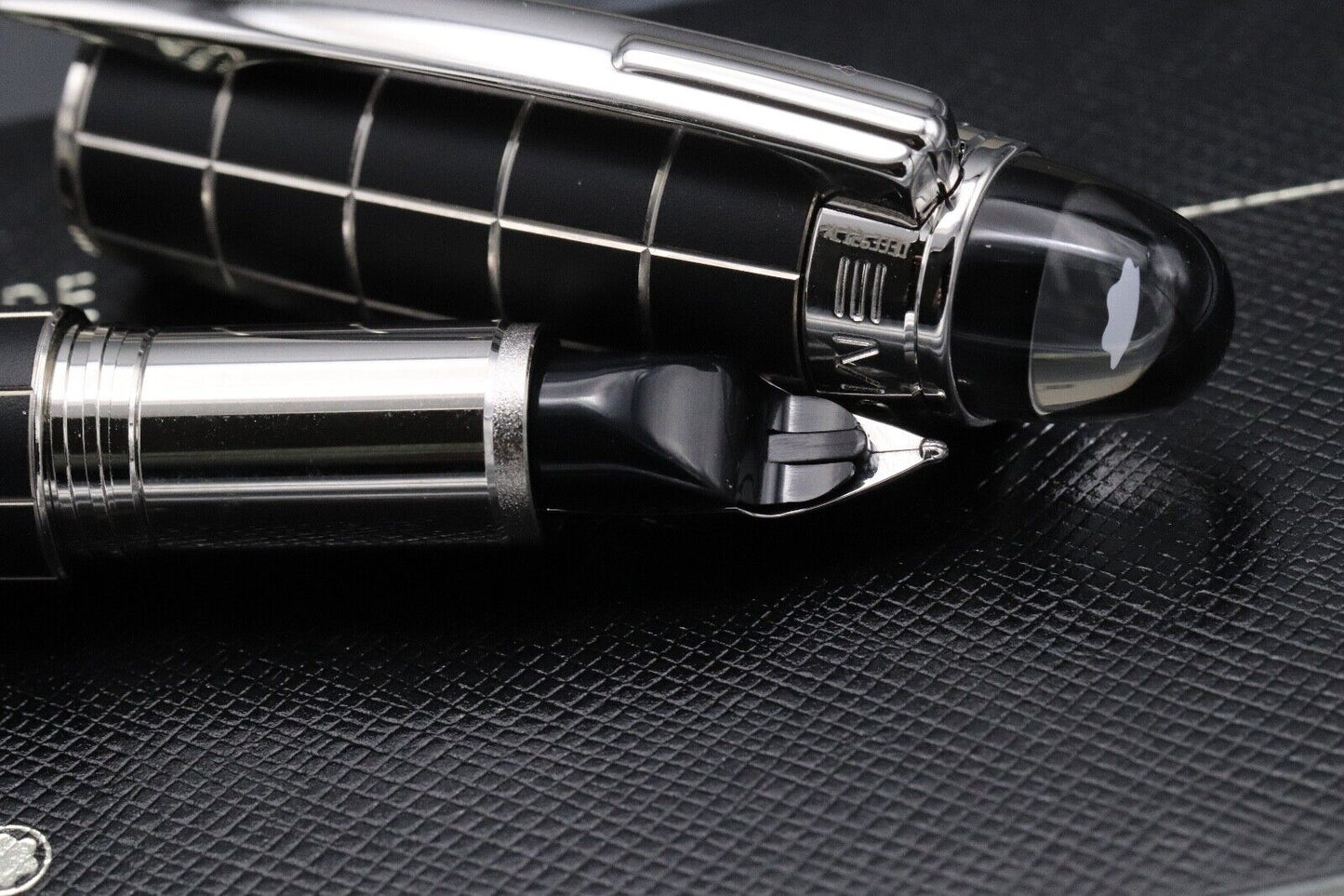 Montblanc Starwalker Rubber Platinum Fountain Pen - UNUSED image 4