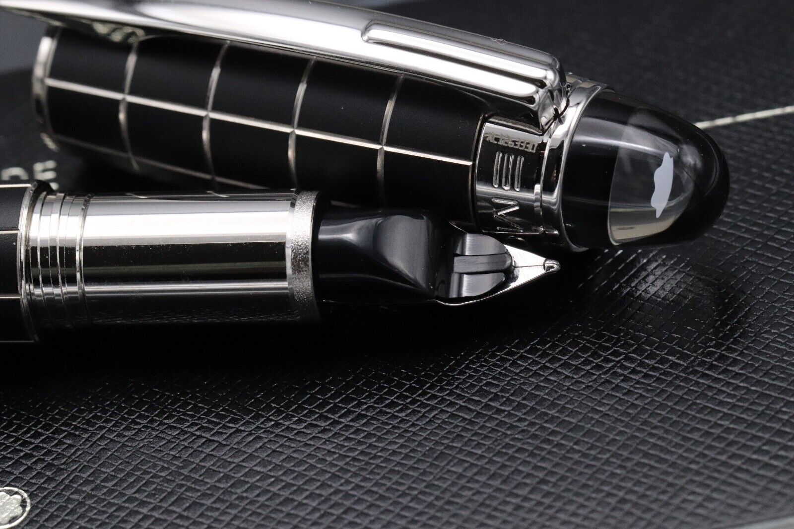 Montblanc Starwalker Rubber Platinum Fountain Pen - UNUSED image 4