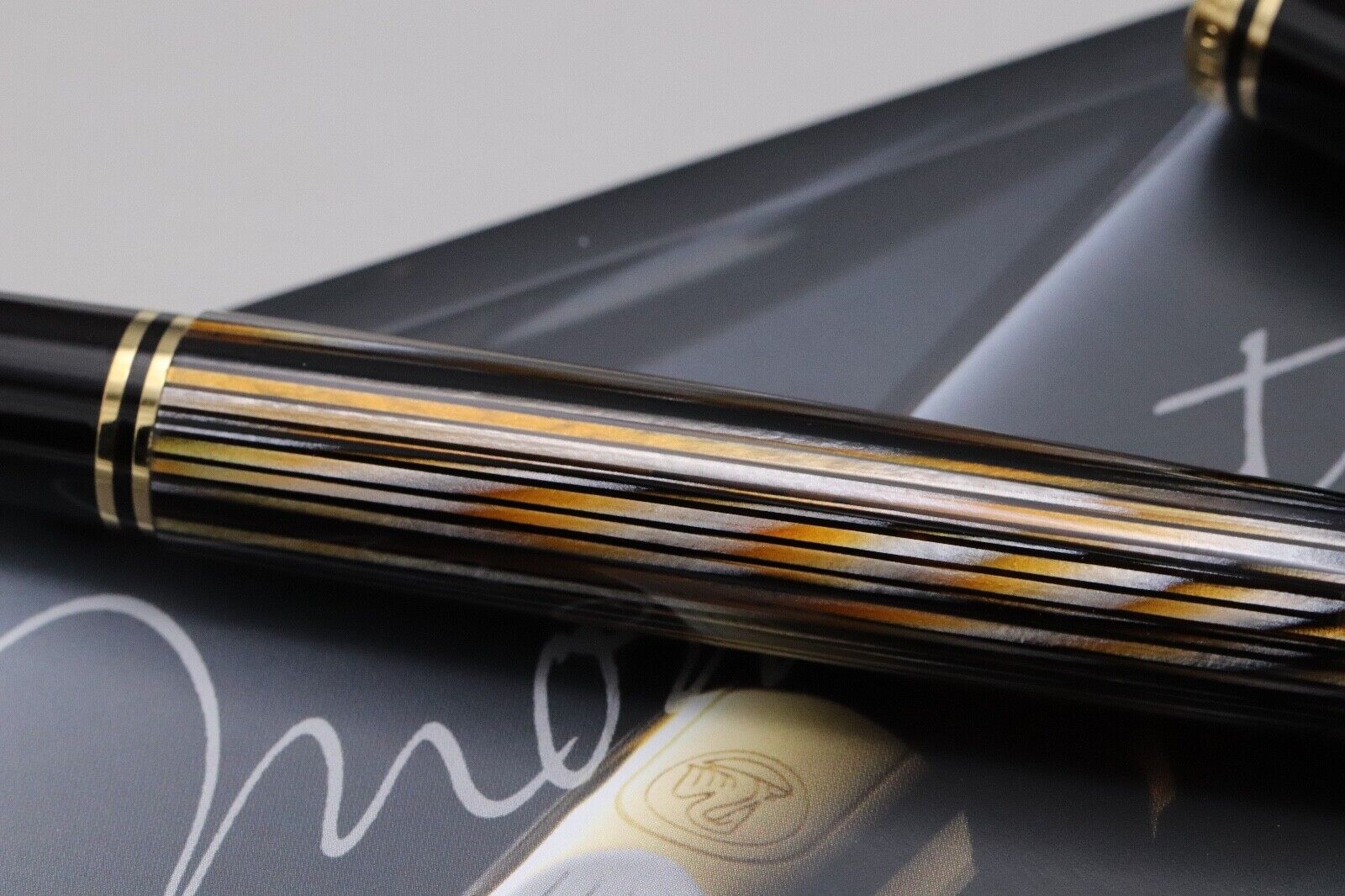Pelikan Souveran M800 Tortoiseshell Brown SE Fountain Pen - NEVER INKED image 3