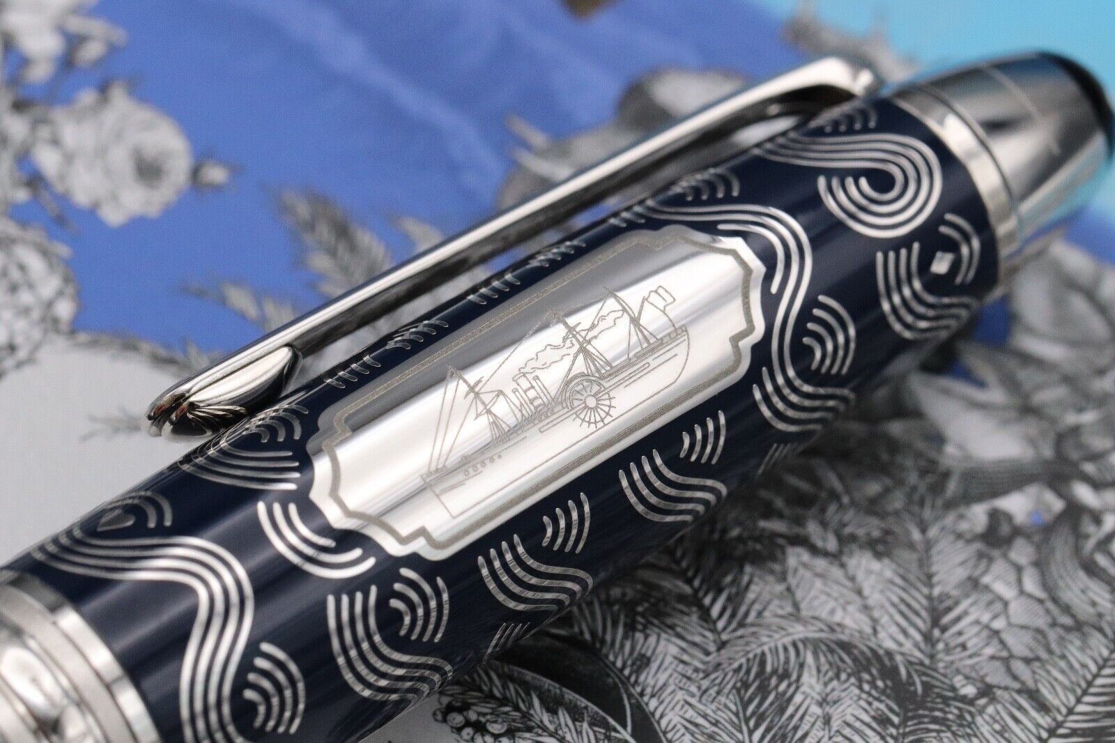 Montblanc LeGrand Around the World in 80 Days LeGrand Solitaire Fountain Pen image 3