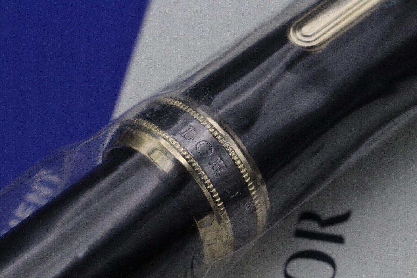 Sailor 1911L Black Gold Fountain Pen - M Naginata Togi Nib - SEALED image 2