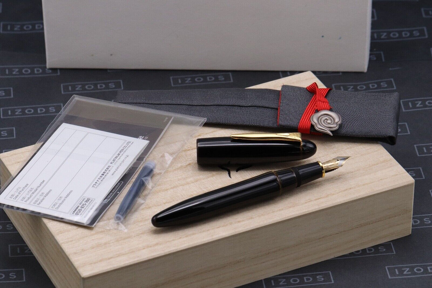 Platinum Izumo Urushi Biwatame Fountain Pen - Fine Nib image 0