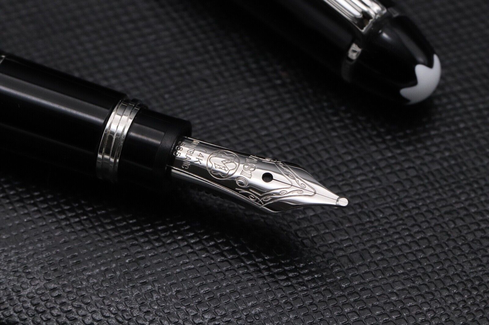 Montblanc Meisterstück 114 Mozart Platinum-Coated Fountain Pen image 2