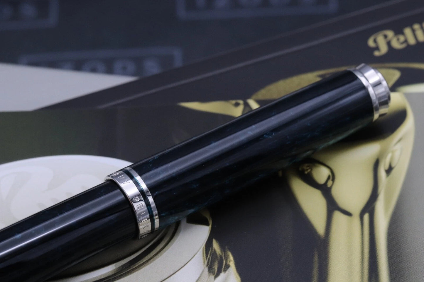 Pelikan Souveran M805 Ocean Swirl Special Edition Fountain Pen image 10