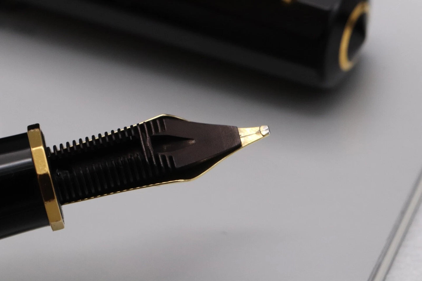 Omas Milord Black Gold Trim Fountain Pen - 18k Broad Nib image 5