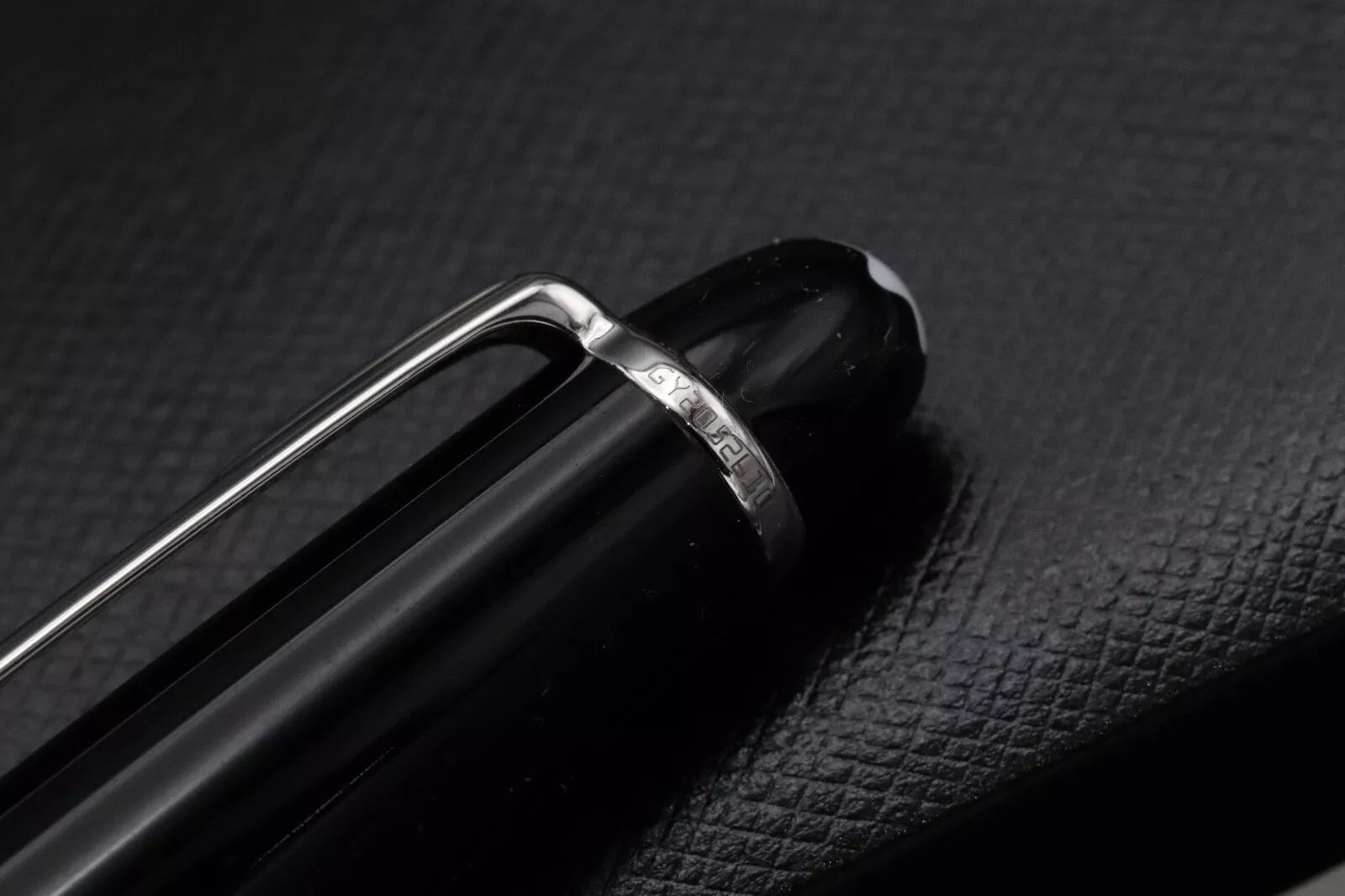 Montblanc Meisterstuck 145 Classique Platinum Coated Fountain Pen - BB Nib image 7