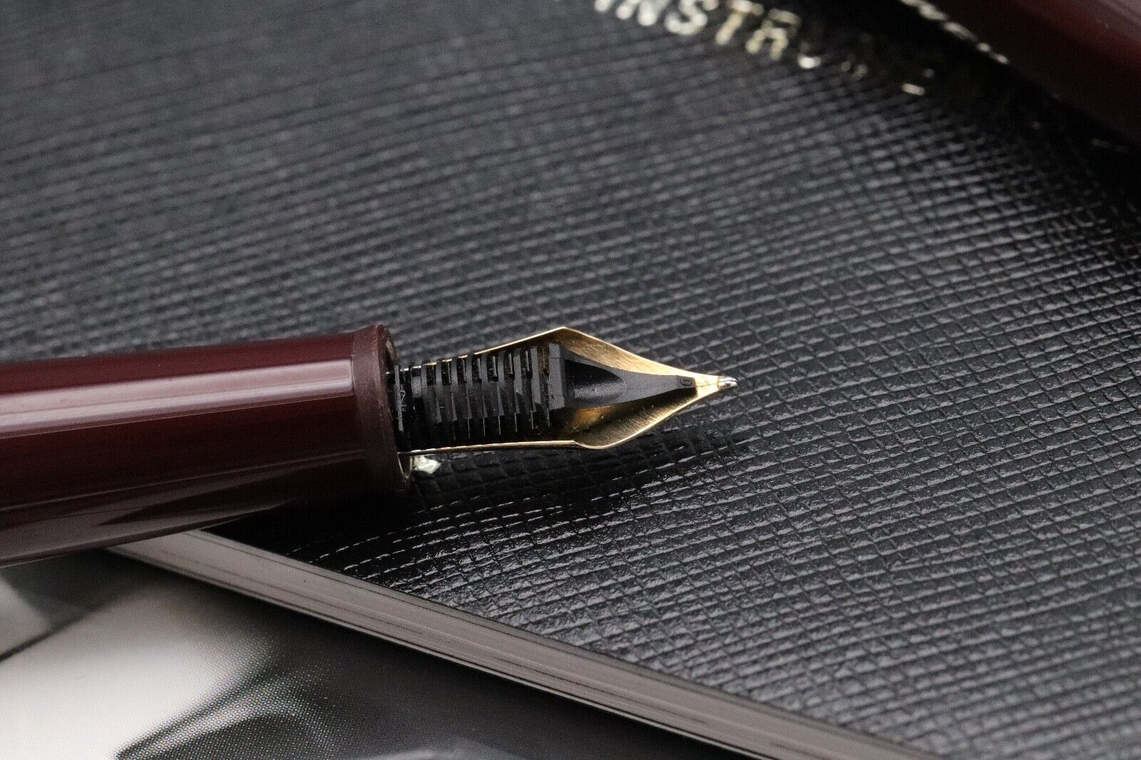 Montblanc Meisterstuck 145 Classique Bordeaux Fountain Pen - UNUSED - Fine Nib image 4