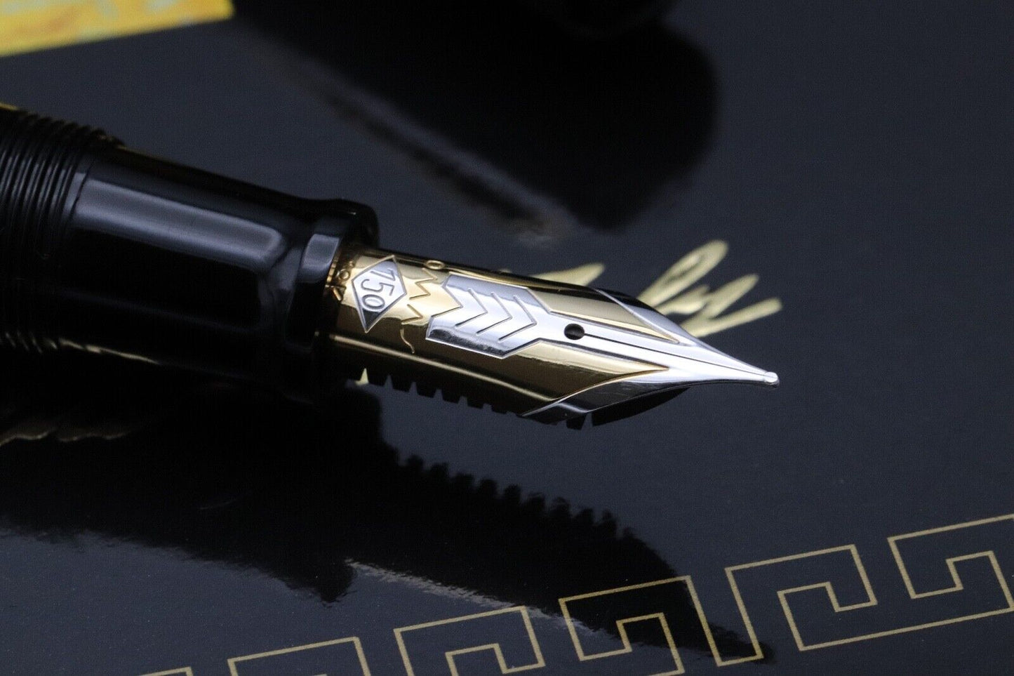 Omas Paragon 'The Golden Seal' Limited Edition Fountain Pen - UNUSED image 2