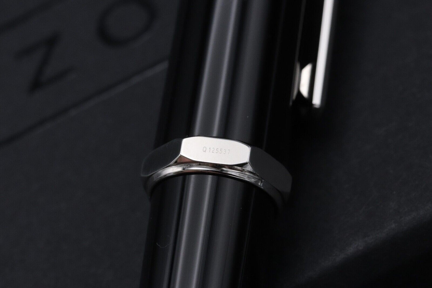 Cartier Santos-Dumont Black Platinum Rollerball Pen image 3