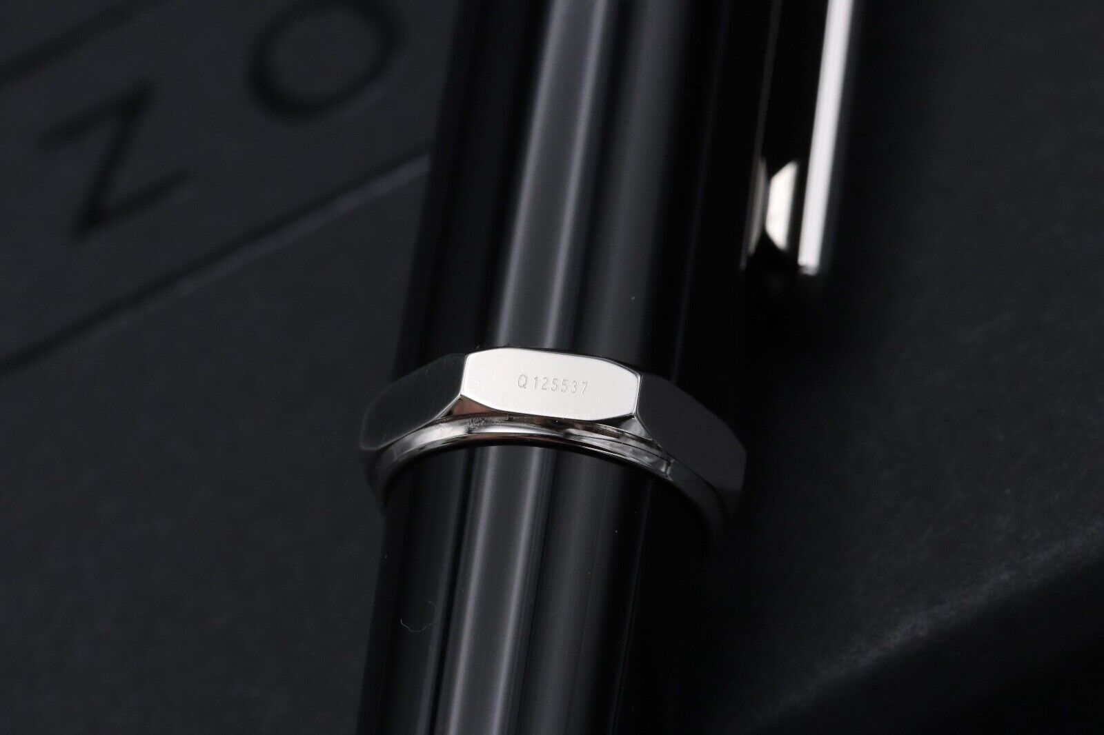 Cartier Santos-Dumont Black Platinum Rollerball Pen image 3