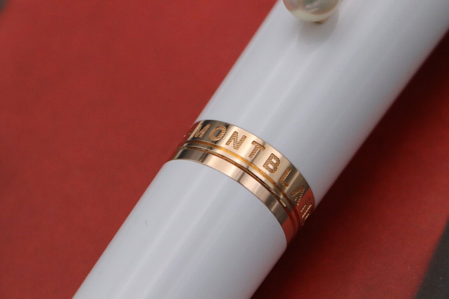 Montblanc Muses Marilyn Monroe White Ballpoint Pen - UNUSED image 2