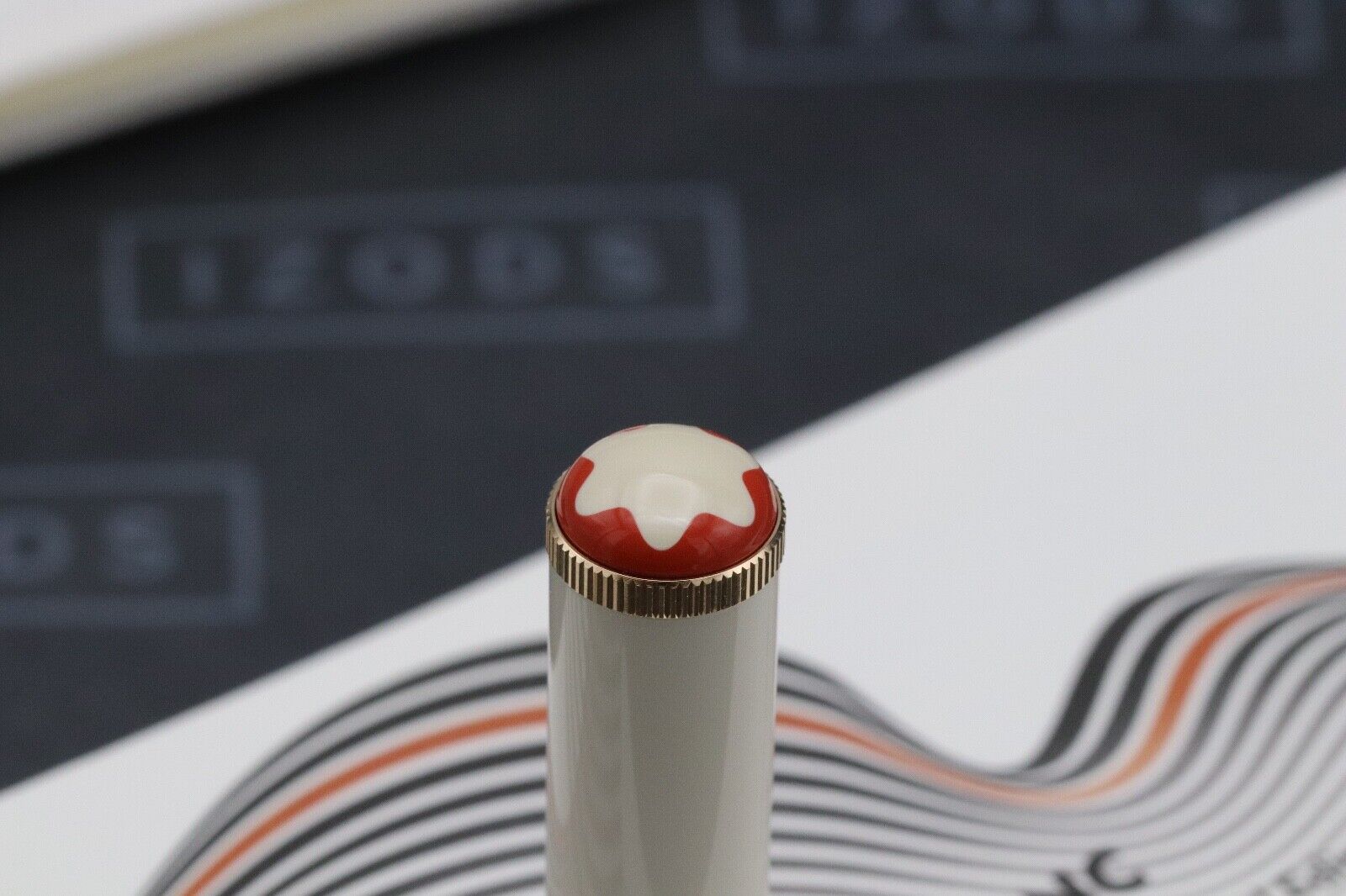 Montblanc Heritage Rouge et Noir Baby Ivory-Resin Rollerball Pen - UNUSED image 3