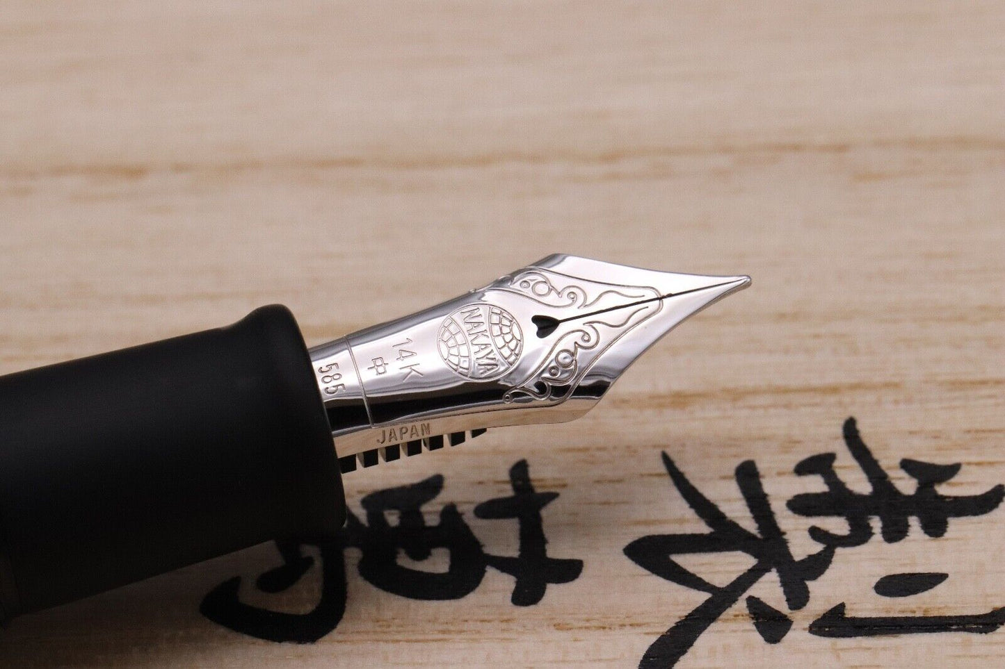Nakaya Portable Cigar Black Hairline Fountain Pen - UNUSED image 2