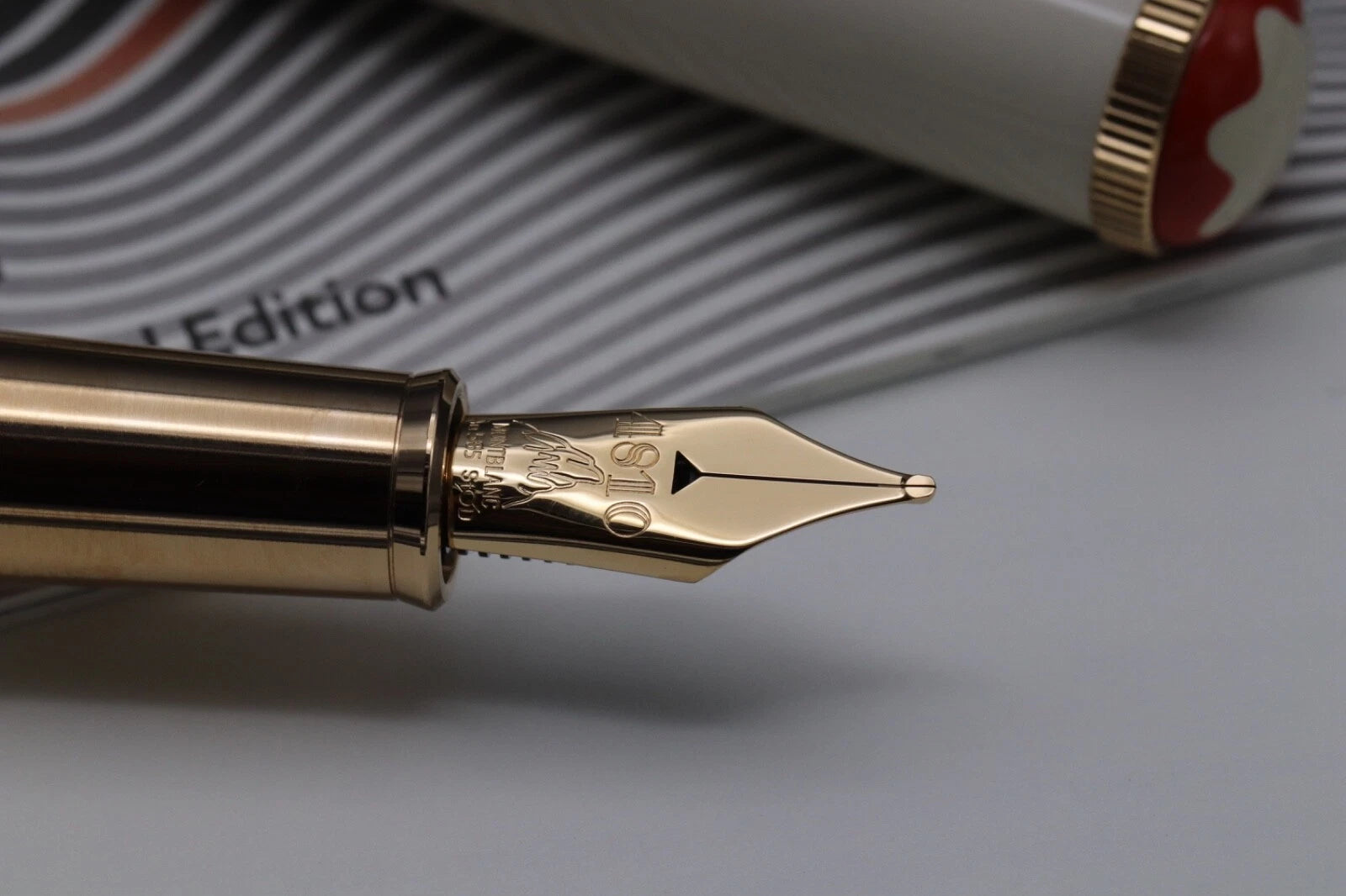 Montblanc Heritage Rouge et Noir Baby Ivory-Resin Fountain Pen image 9