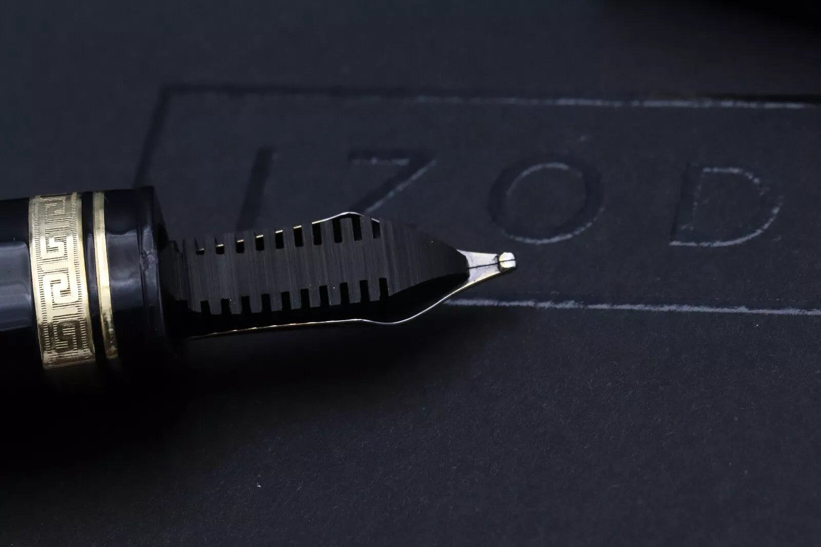 Omas 360 Magnum Black Gold Fountain Pen - Stub Sorowka Nib image 6