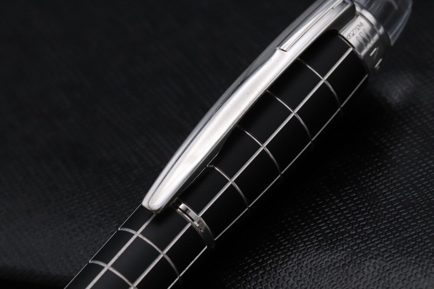 Montblanc Starwalker Rubber Platinum Fountain Pen - Serviced by MB Sept 2024 image 4