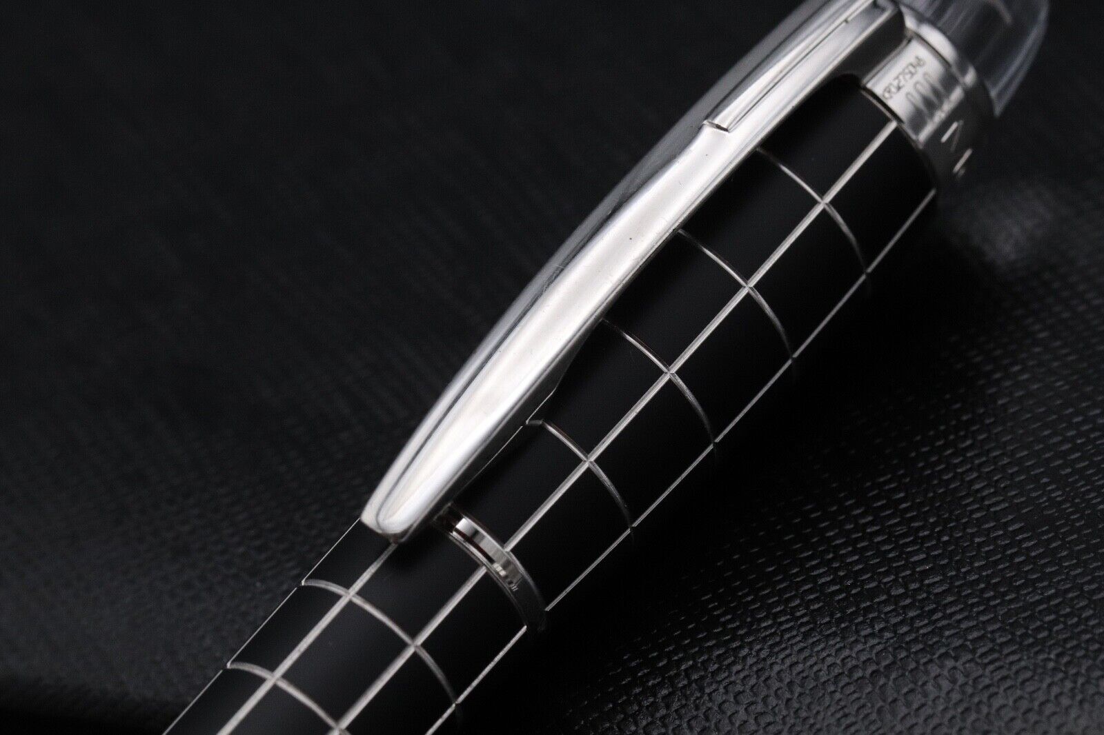 Montblanc Starwalker Rubber Platinum Fountain Pen - Serviced by MB Sept 2024 image 4