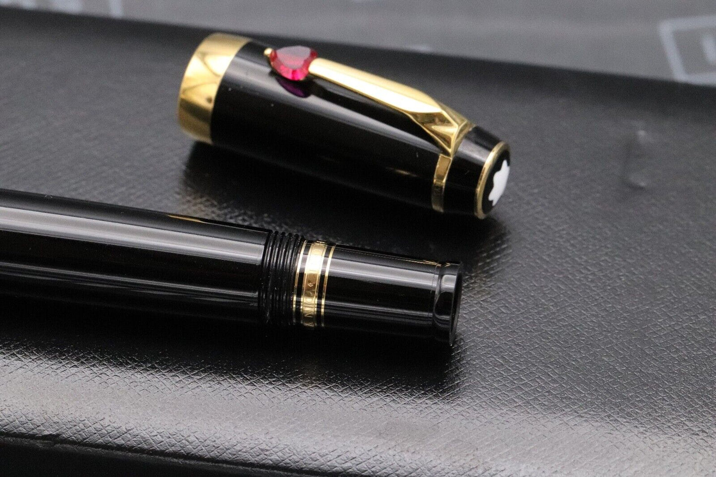 Montblanc Boheme Je T'aime Fountain Pen - Broad Nib image 3