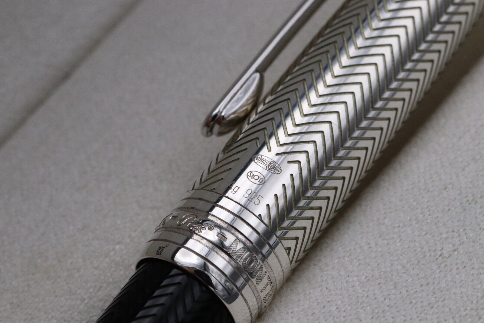 Montblanc Meisterstuck Classique Silver Barley Doue Rollerball Pen image 3