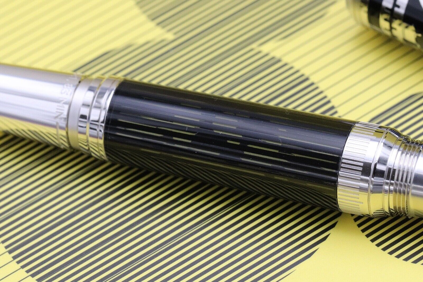 Montblanc Great Characters Walt Disney LE1901 Fountain Pen - UNUSED image 3