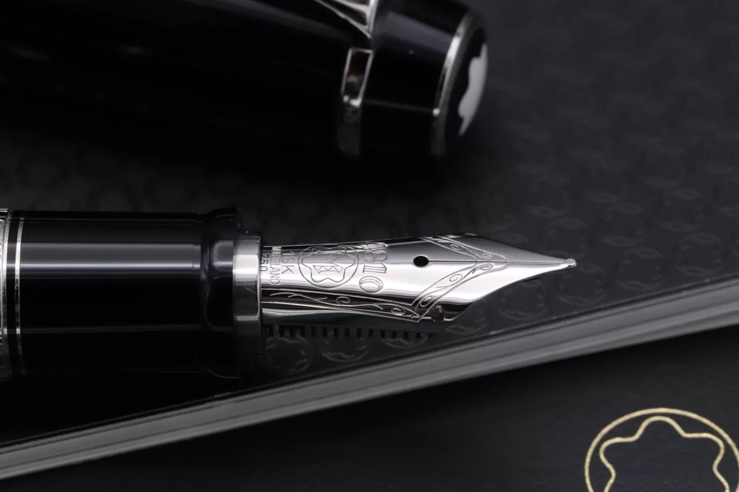Montblanc Boheme XL Platinum Line No Stone Fountain Pen image 9