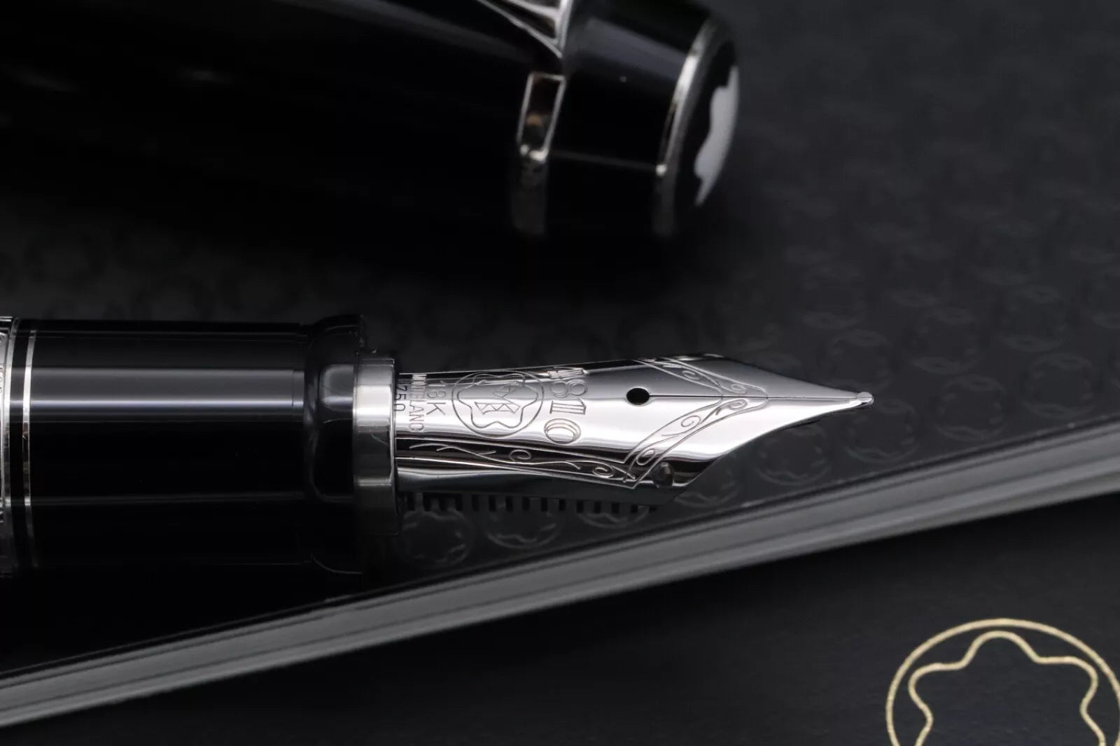Montblanc Boheme XL Platinum Line No Stone Fountain Pen image 9
