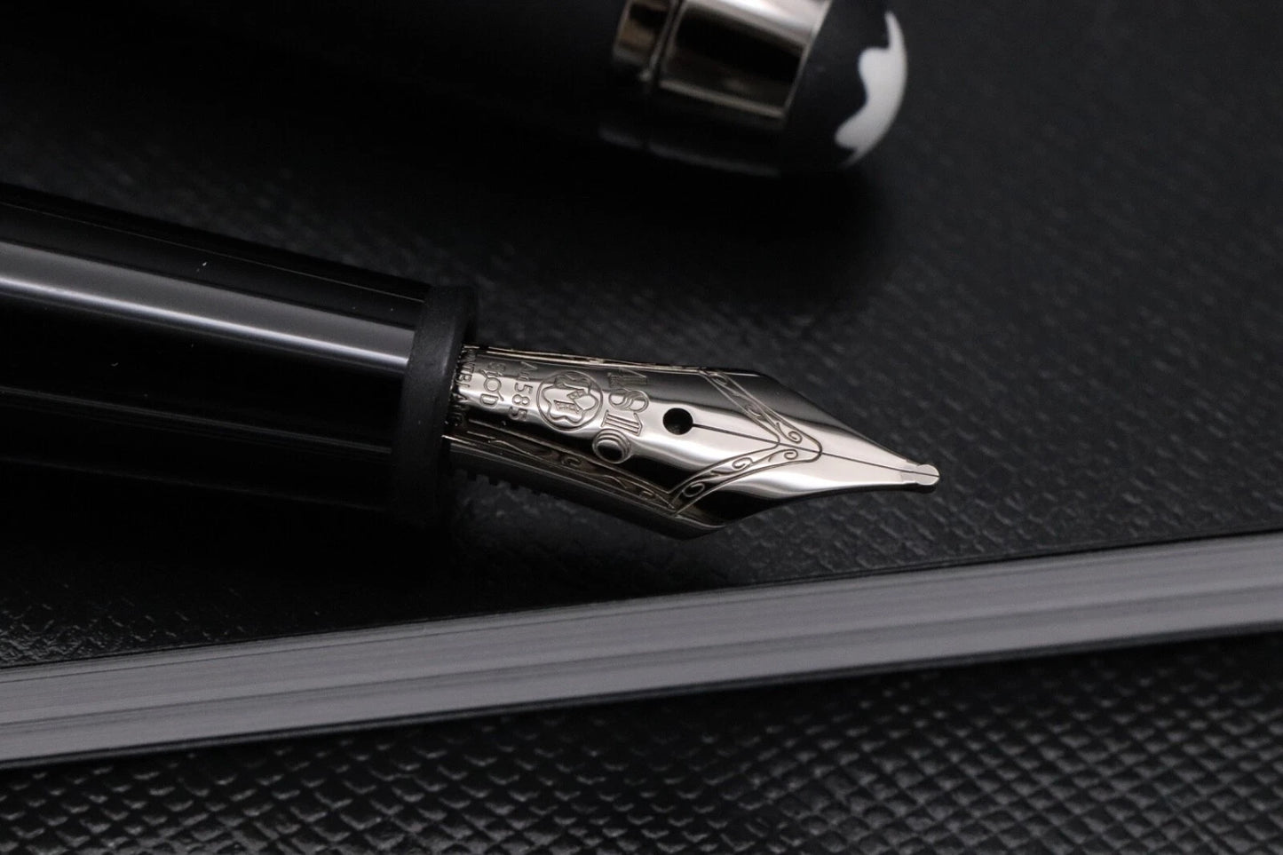 Montblanc Meisterstuck Classique Ultra Black Fountain Pen image 2