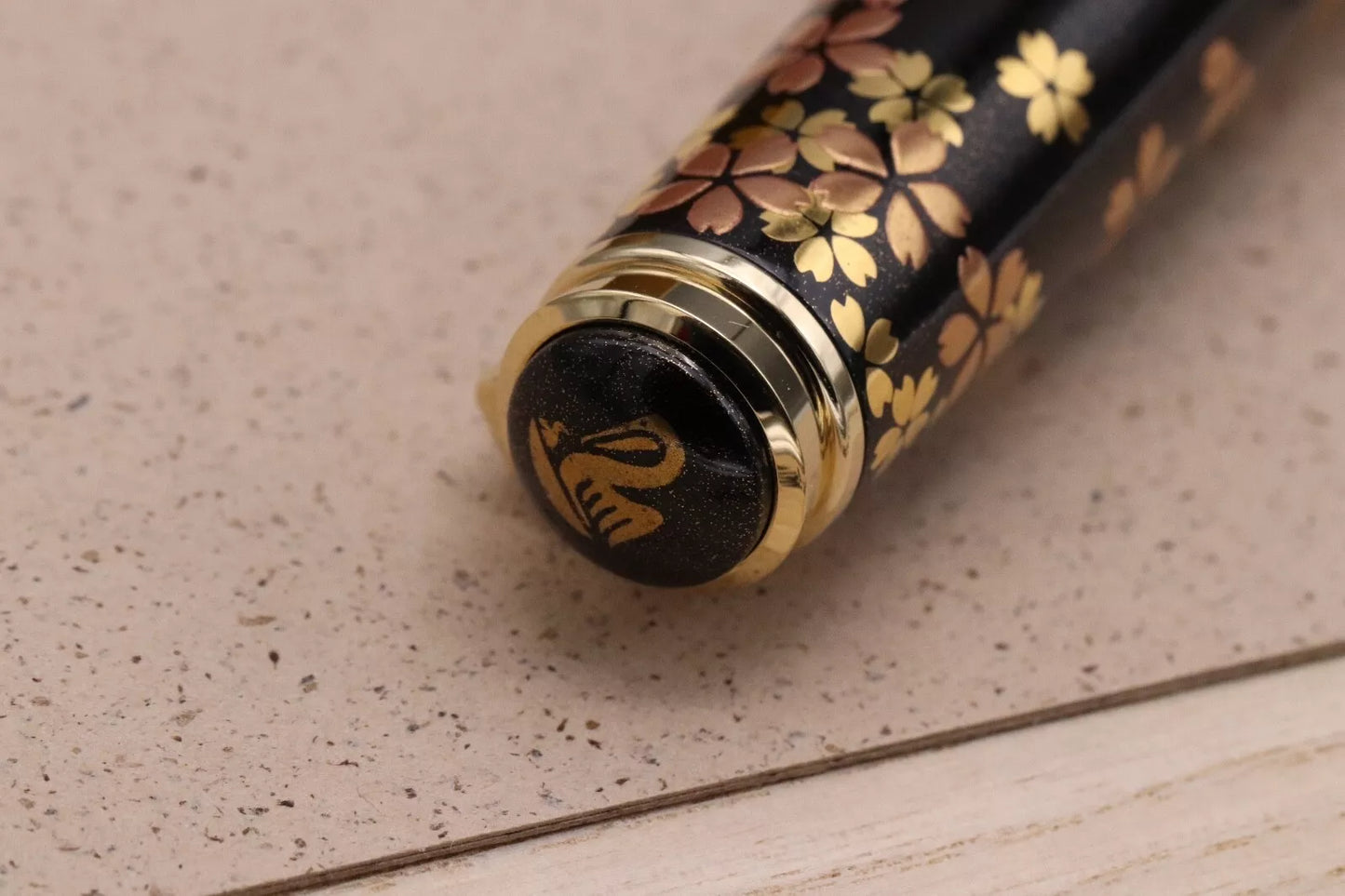 Pelikan M1000 Maiko in Kyoto Maki-e LE88 Fountain Pen - UNUSED image 8