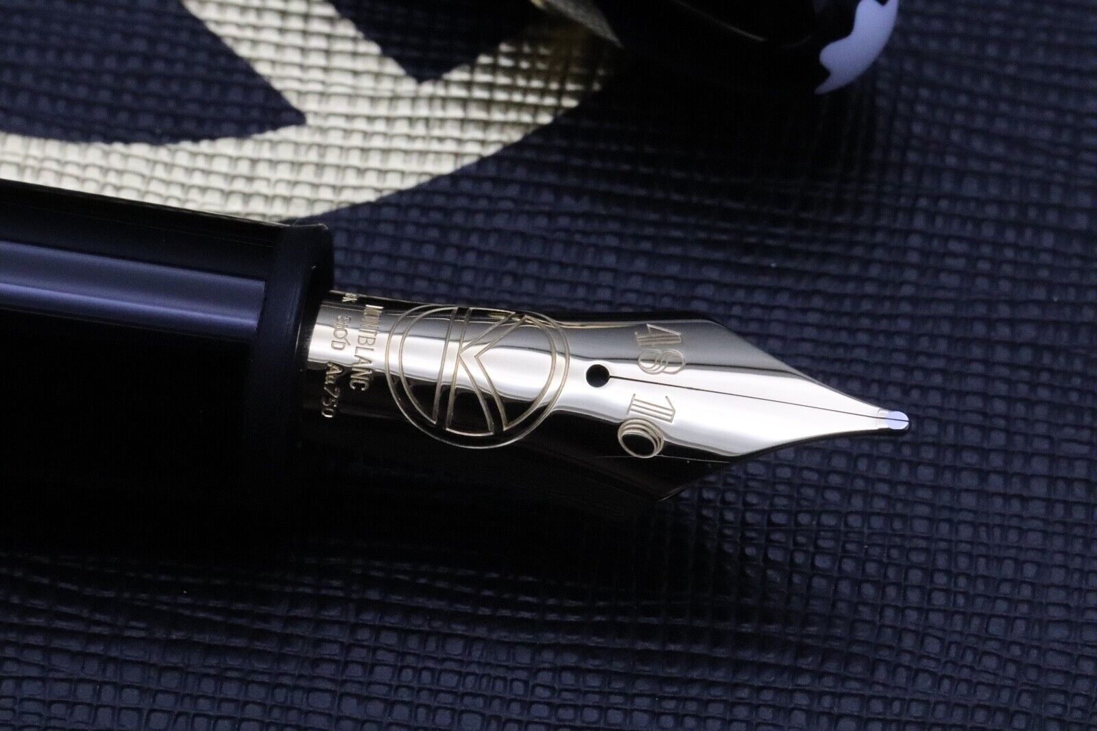 Montblanc Meisterstück 149 Kingsman Special Edition Coffret Fountain Pen image 2