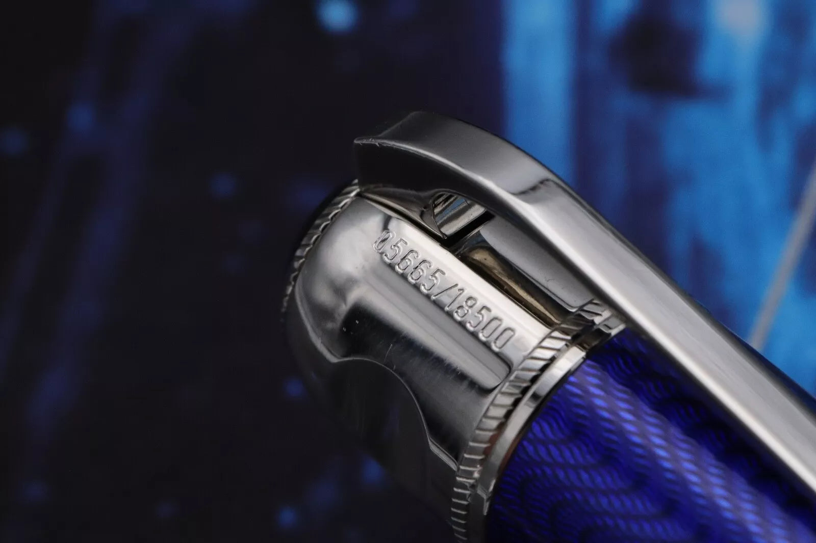 Montblanc Writers Edition Jules Verne Fountain Pen image 8