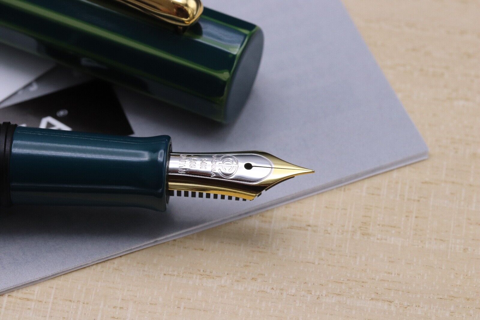 Taccia Kaku-Tate Urushi Ryuryoku Fountain Pen - EF Nib image 2