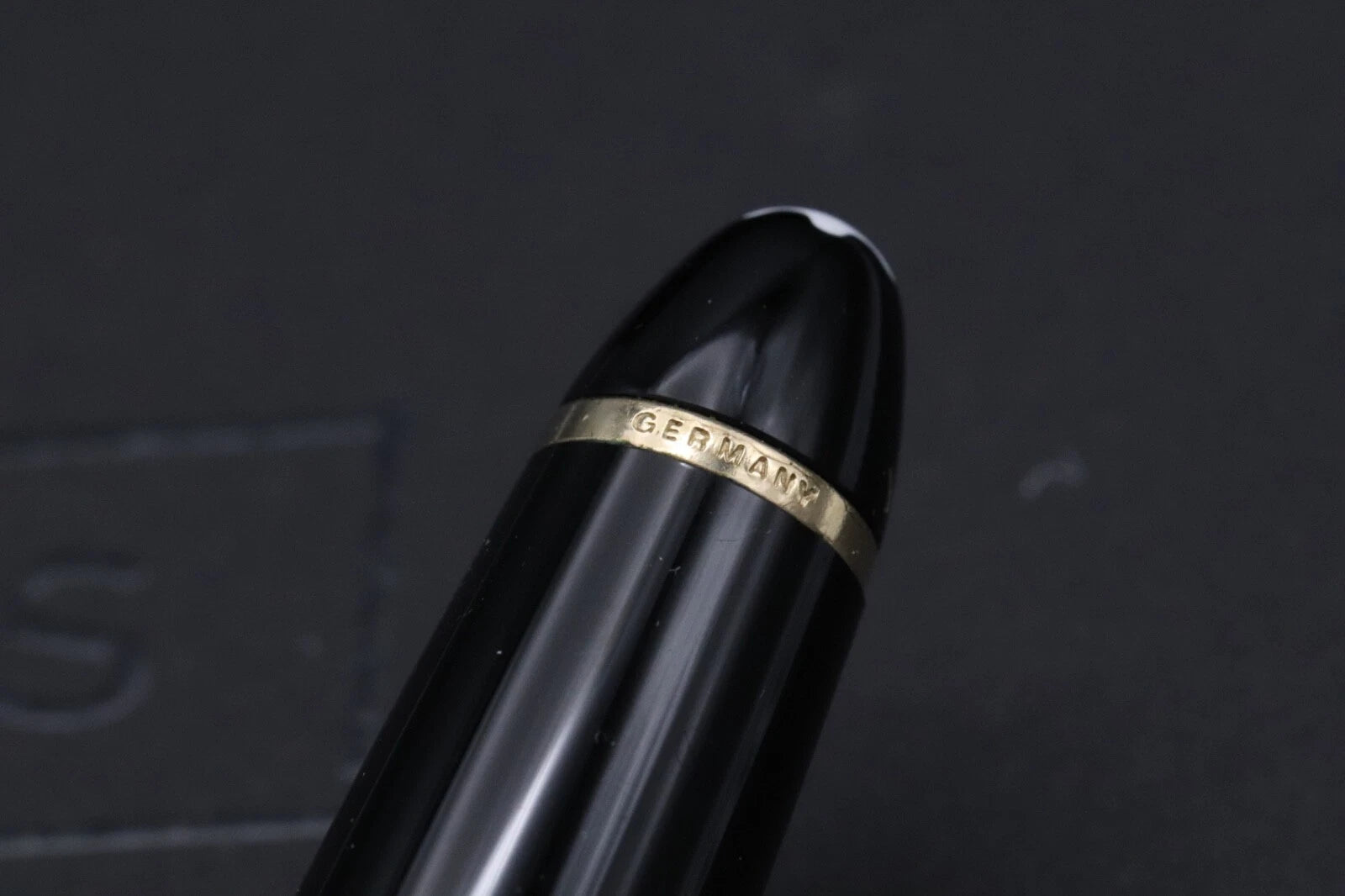 Montblanc Meisterstuck 146 LeGrand Gold Coated Fountain Pen - 18c Monotone Nib image 1