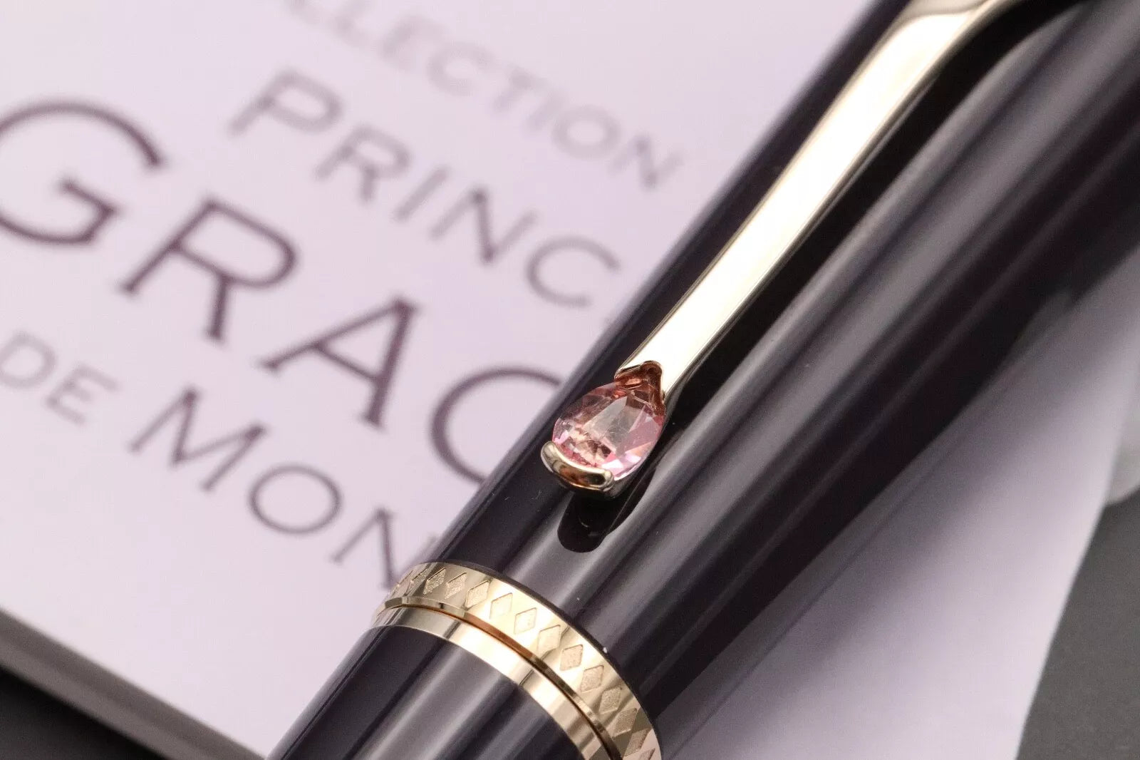 Montblanc Princesse Grace de Monaco Purple Fountain Pen image 5